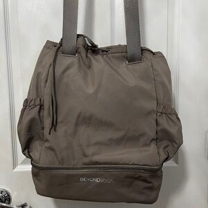 Beyond Yoga bag, shoe compartment, taupe nylon, crossbody, backpack, shoulder
